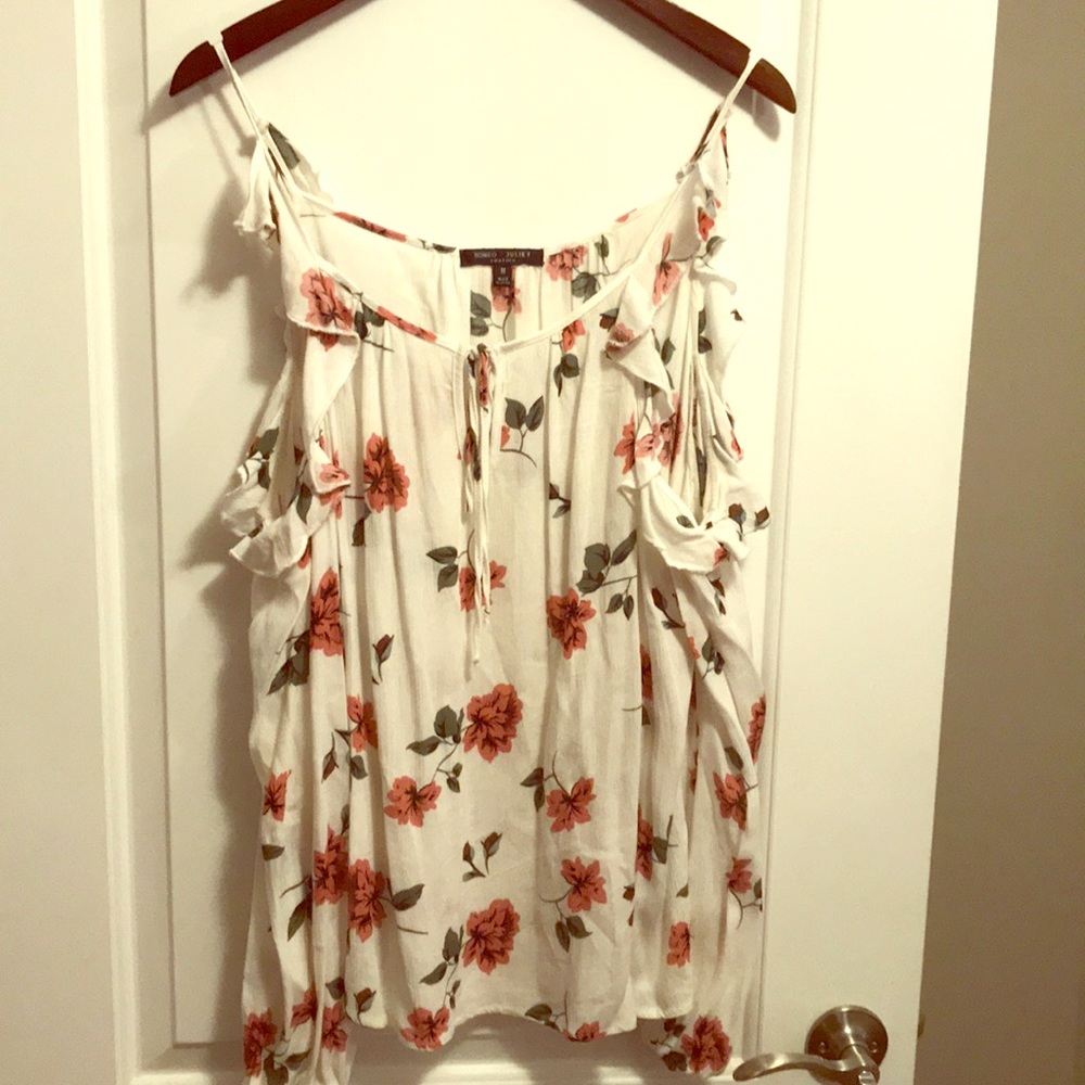 Floral Flowy Shoulderless Top